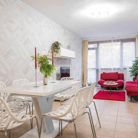 Red Velvet Apartment فارنا المظهر الخارجي الصورة